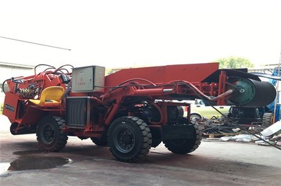 岑溪后導(dǎo)向扒渣機(jī)公司【名舜機(jī)械】